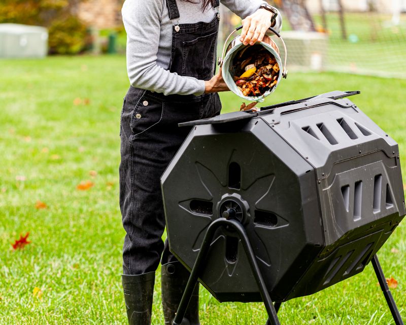 Compost tumbler