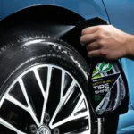 The back of the Turtle Wax Wet’n Black Ultra Tyre Shine 680ml bottle includes clear application steps, safety tips, and storage advice. It’s easy to apply for quick, professional-looking results.
